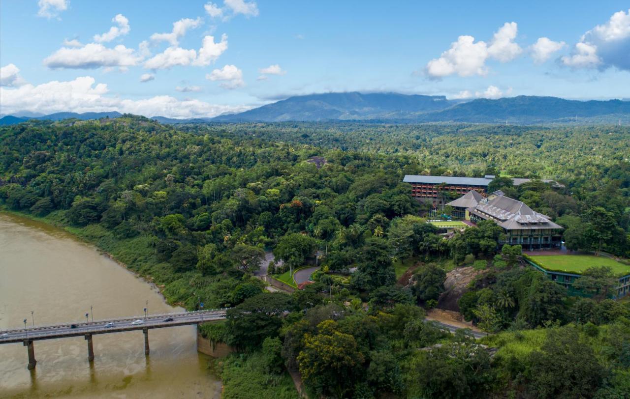 Earl'S Regency Hotel Kandy Ngoại thất bức ảnh