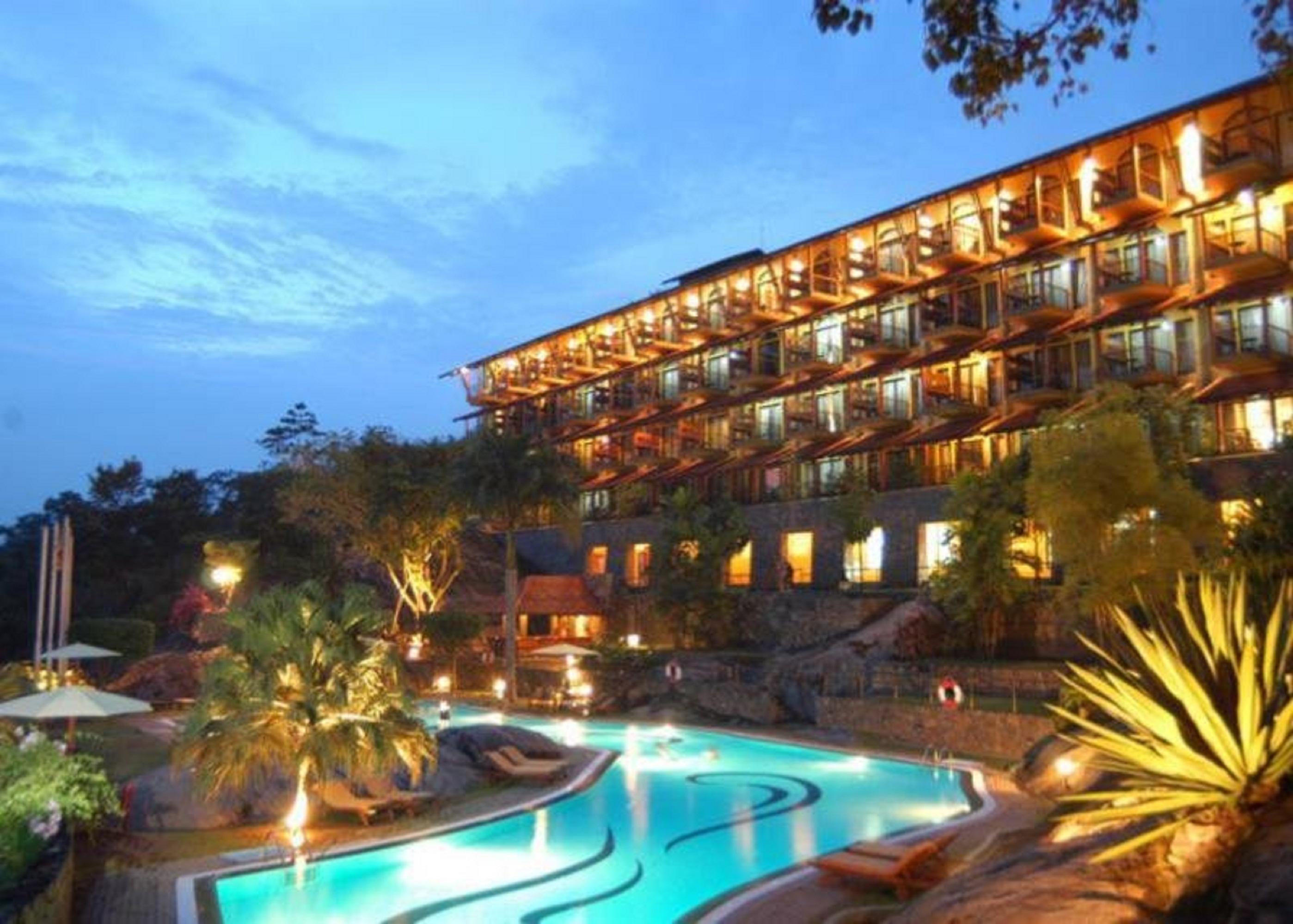Earl'S Regency Hotel Kandy Ngoại thất bức ảnh